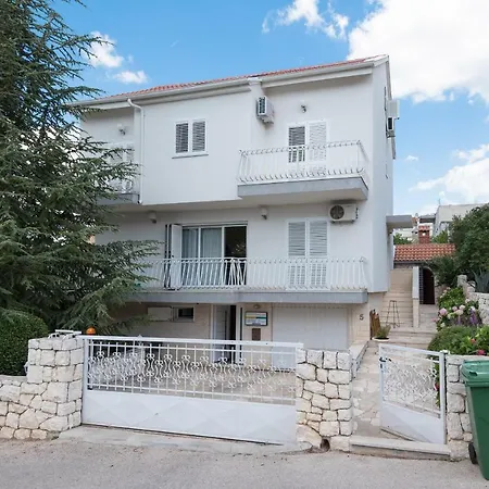 Maslina * Sibenik